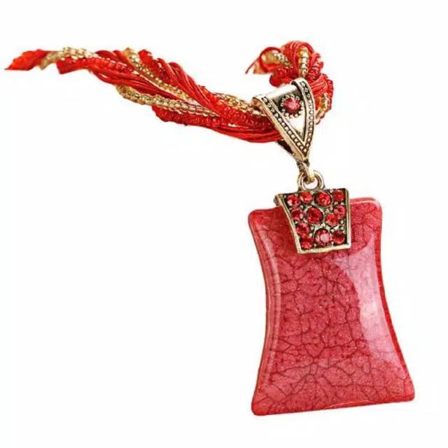 kalung liontin batu permata