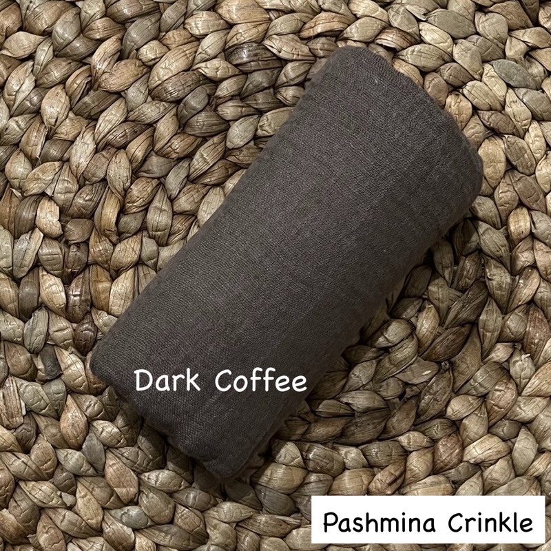 Pashmina crinkle Part 1 Hijab pasmina kusut Lavanya By Azzara-Dark Coffee