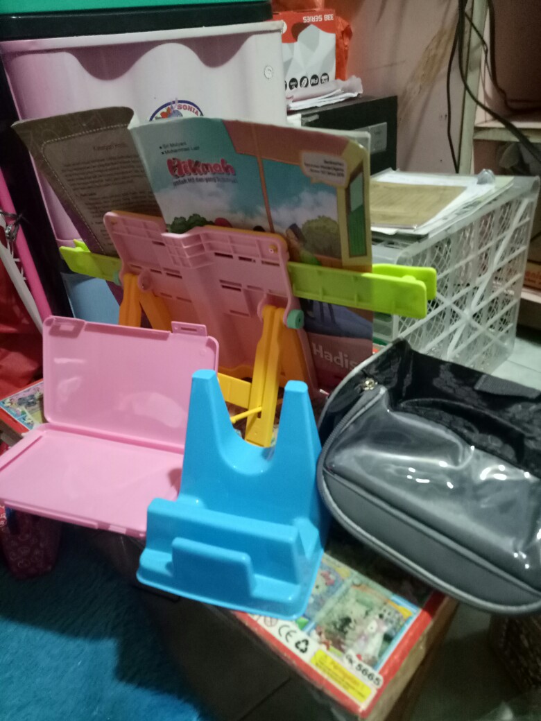 Penyangga Tempat Tutup Panci Pisau Plastik Penghias Dapur Murah