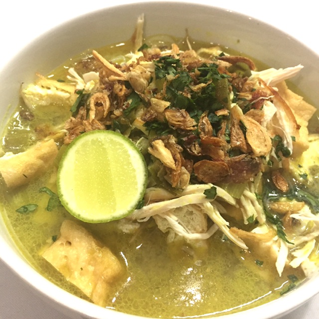 

Soto ayam lengkap porsi family khas Riau/ komplit dengan kuah