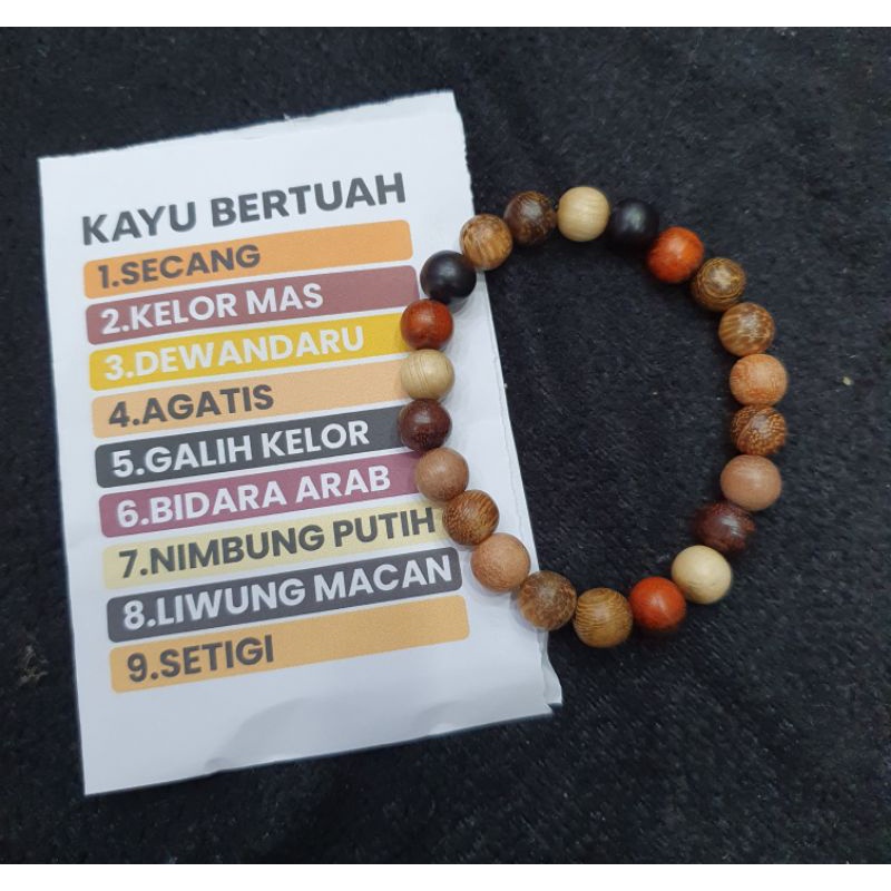 Gelang kayu bertuah