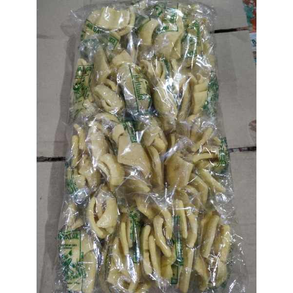 jajanan medan kerupuk bawal petak cap ikan