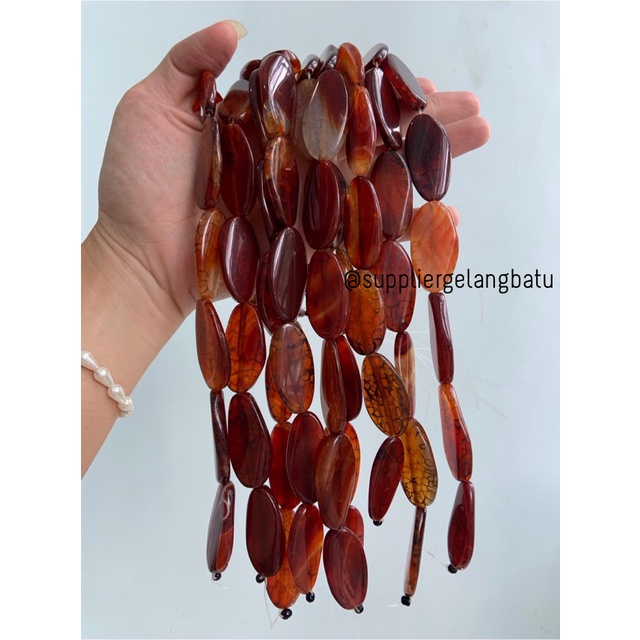 batu alam Penden simba oval BLACKRED AGATE serat 2 x 4 cm hitam merah