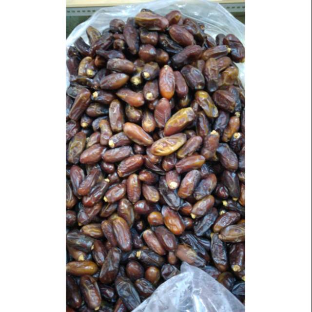 

Kurma madinah super ukuran 500gr