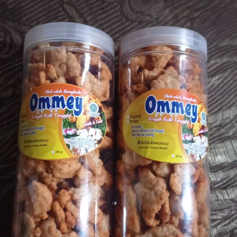 

KERIPIK KULIT TENGGIRI OMMEY
