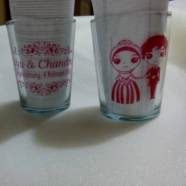

Souvenir gelas bening plus sablon