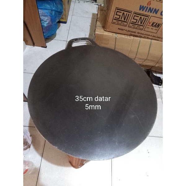 wajan baja bulat datar