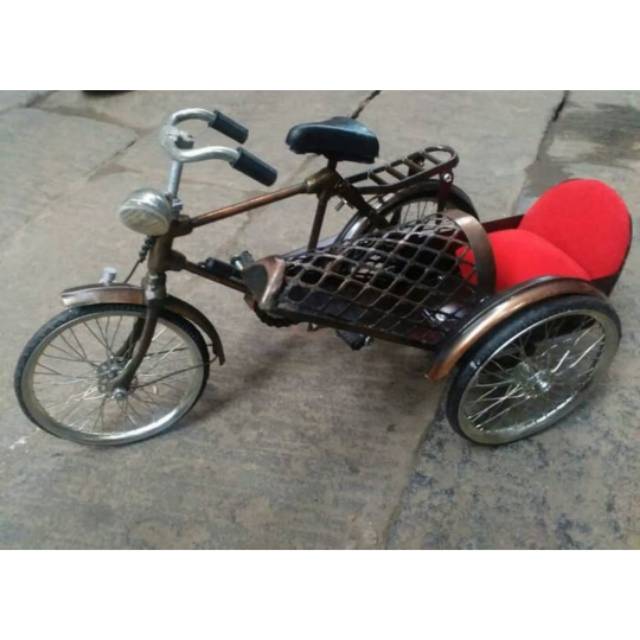 Miniatur sepeda becak thailand