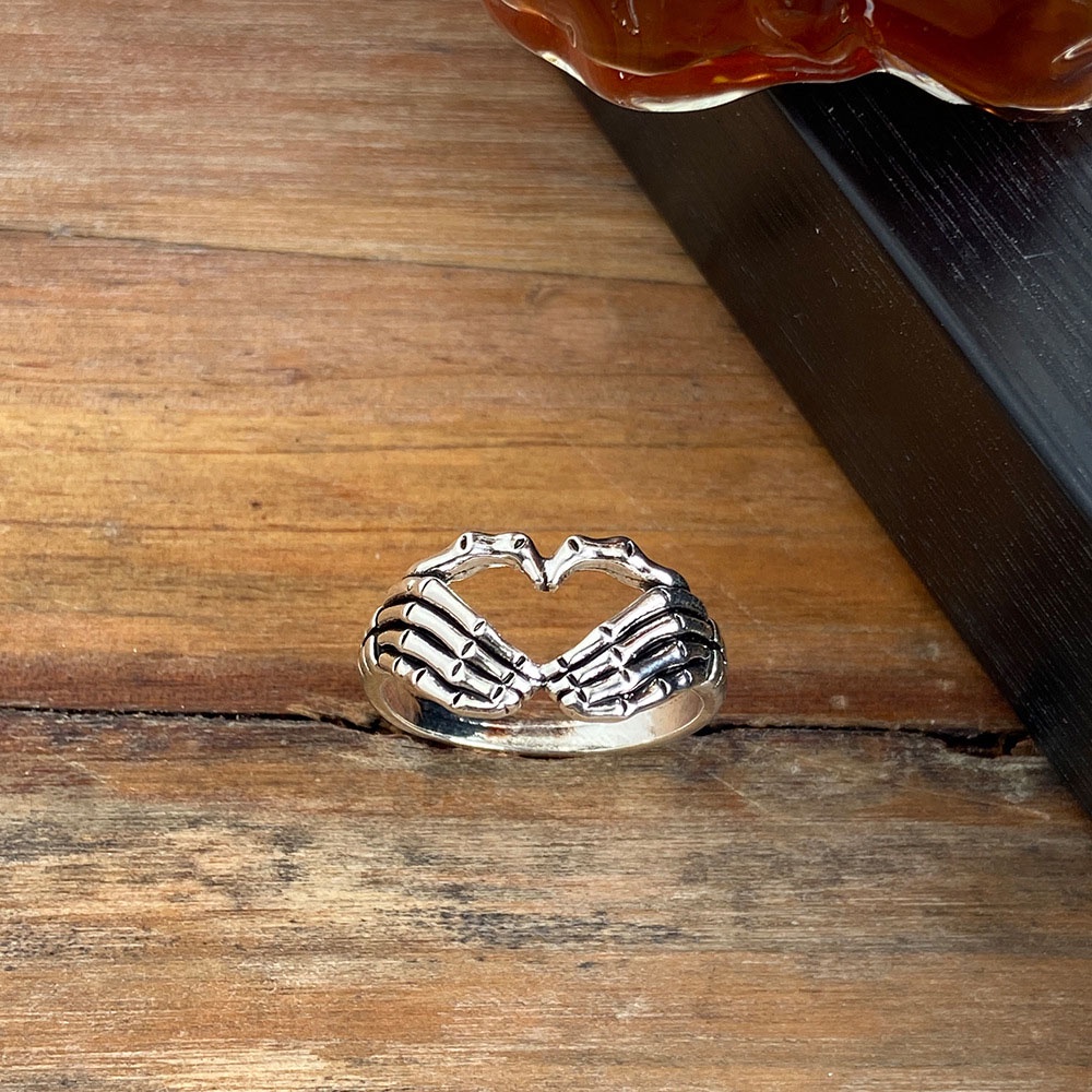 【COD Tangding】Cincin Desain Telapak Tangan Tengkorak Gaya Retro Hip Hop Untuk Aksesoris