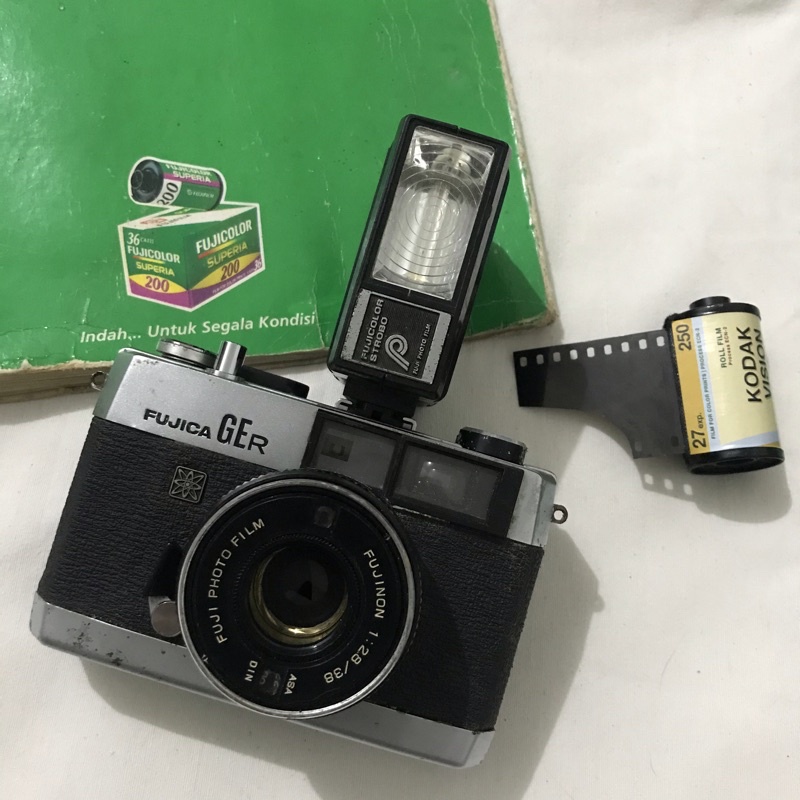 Kamera Analog Film / Kamera Klise Retro Display Dekorasi Pajangan / Camera Jadul Tustel Polaroid SLR