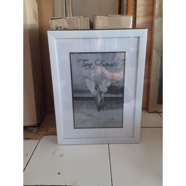 bingkai foto plus kaca minimalis ukrn 30 x 40