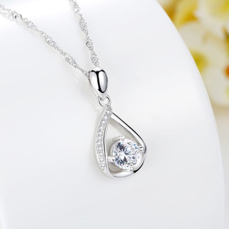 [Ready Stock]Fashion Shiny Water Drop Diamond Pendant Simple Clavicle Chain