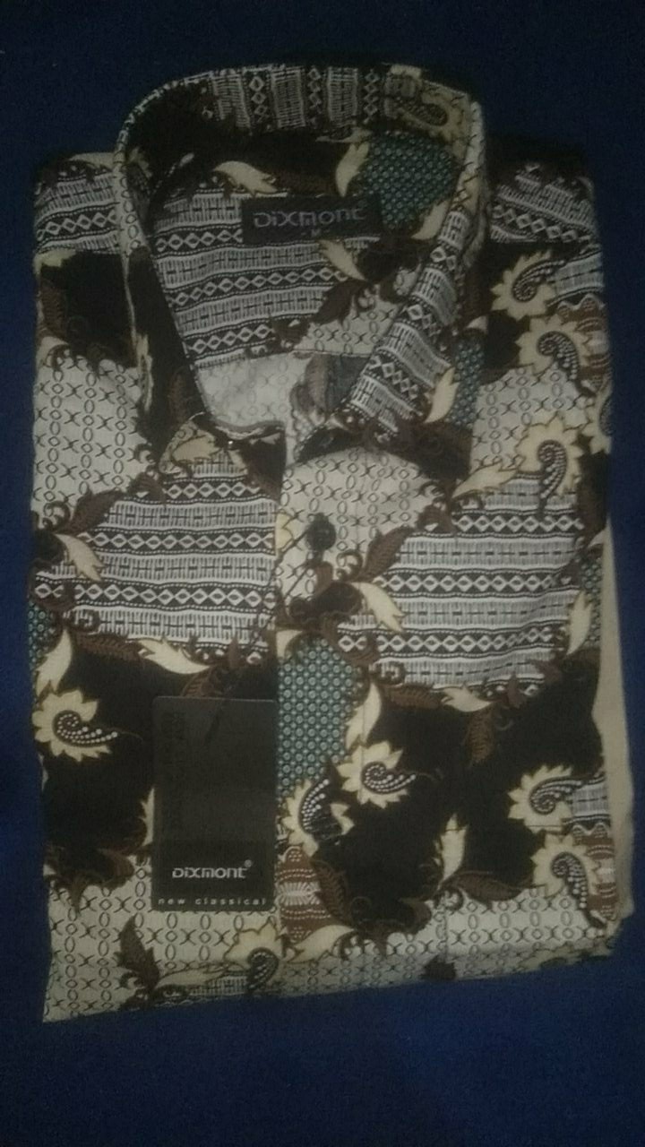 Kemeja Batik Pria Lengan Pendek Bs86 Katun Motif Modern Dixmont Semi Slimfit