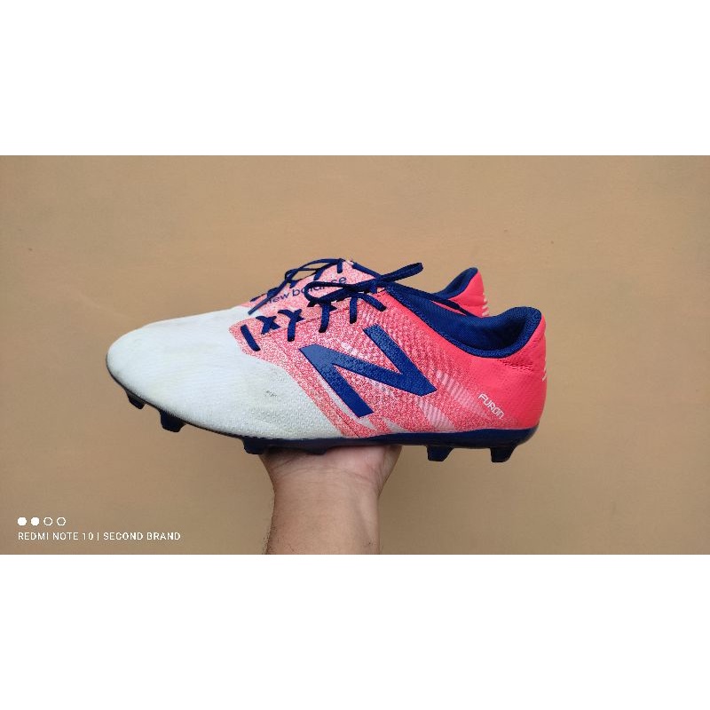 sepatu bola new balance furon