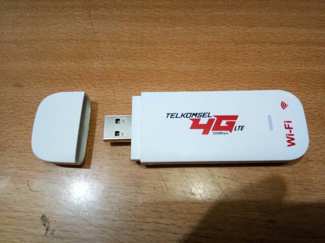 Modem 4G LTE Telkomsel 300 Mbps Unlock all GSM-putih Bisa Wifi