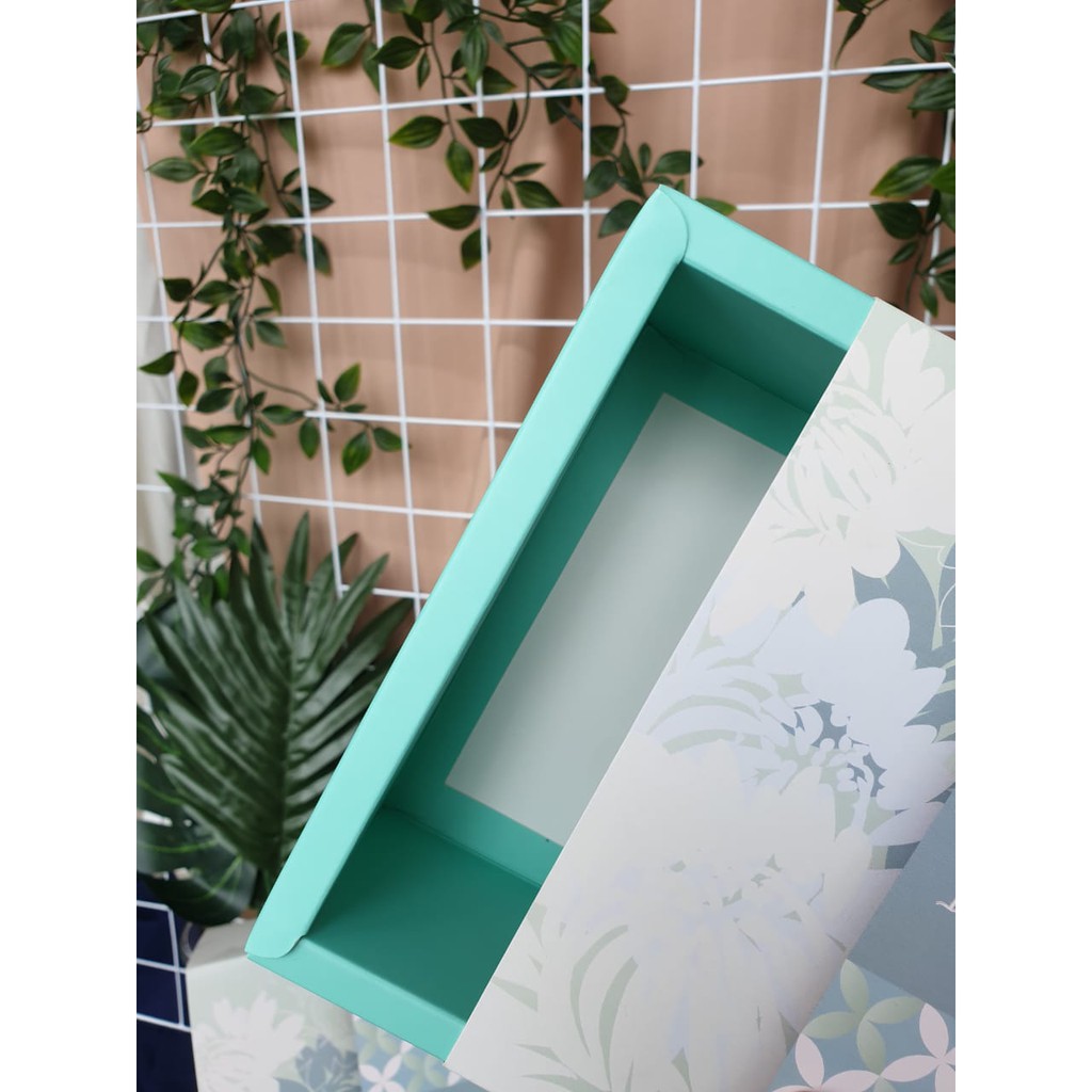 

BOX HIJAU TUA 23x23x7 cm MINIMUM ORDER 5 PCS !!! HAMPERS, BOX KUE, TEMA LEBARAN, IDUL FITRI UKURAN