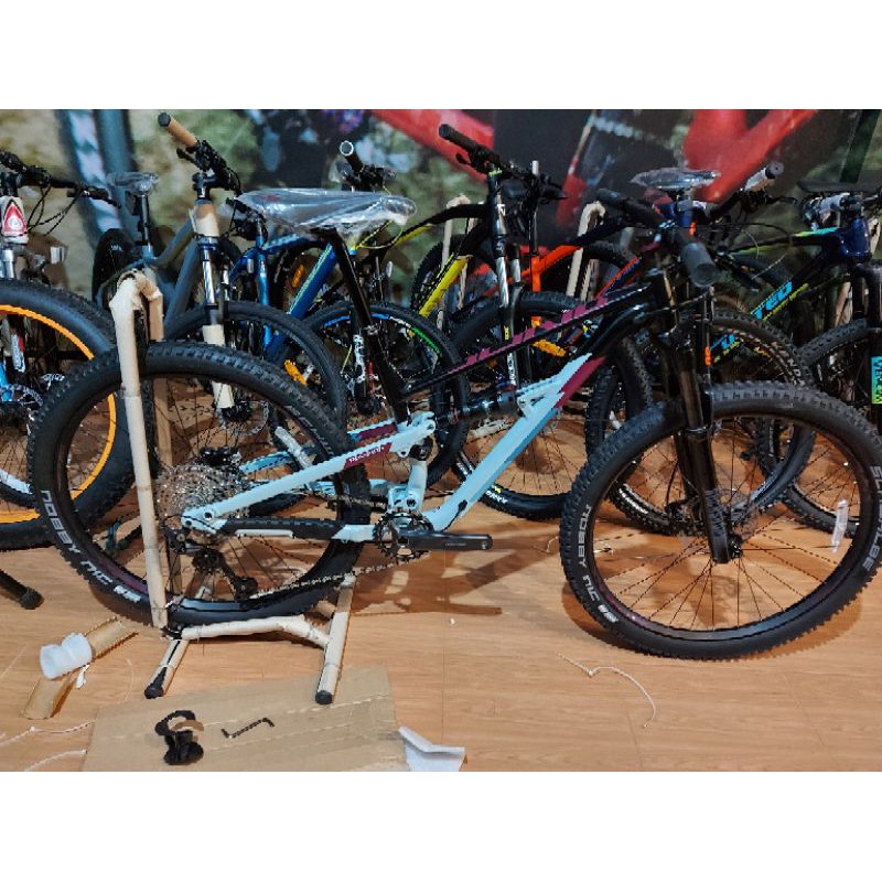 Sepeda MTB 27.5 / 29 inch Polygon Siskiu D7 2021