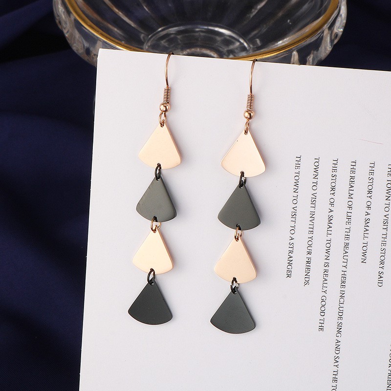 Anting juntai kipas Titanium Korea Style Wanita Anti Karat - ercassia