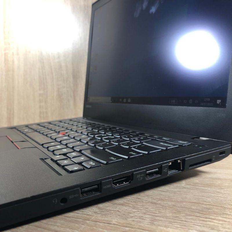 Laptop  LENOVO THINKPAD Core i5 / i7 RAM 8GB SSD 256 Mulus Bergaransi