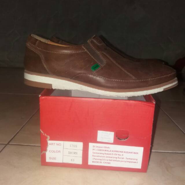 Sepatu kickres ori bekas