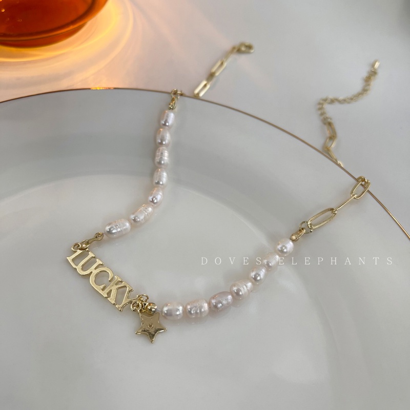 Kalung choker Rantai Klavikula Desain Bintang Keberuntungan Aksen Mutiara Untuk Wanita