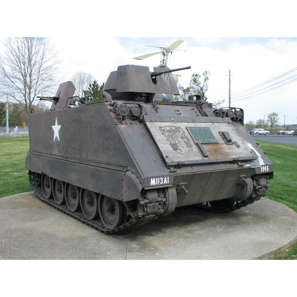 US M113 A1 Vietnam version with Interior + 5 Figure - M113A1 APC - Model Kit Academy 1/35