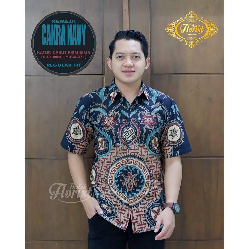 Kemeja Batik Cakra Navy Cabut Lengan Pendek