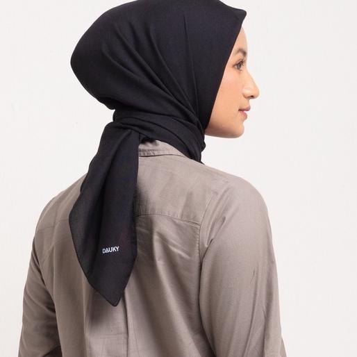 Dauky Jilbab Segi Empat Polos Voal Plain Scarf Square Scarf