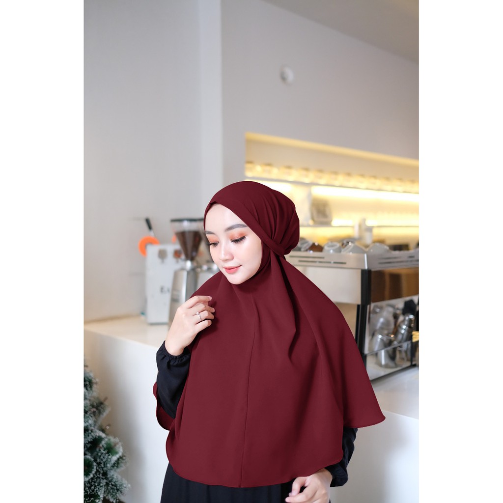 Vallina Outfit - Hijab Syari Bergo Instant | Kerudung Instan Bergo Baiti Premium [Maryam]-Maroon