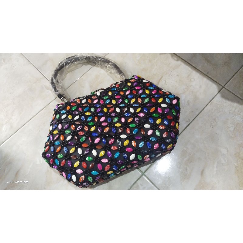 Tas Rajutan Mute Cantik Untuk Kondangan