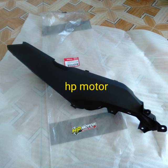 COVER SAMBUNGAN BODY TENGAH ADV150 KANAN 83600-K0W-N00ZB COVER BODY ADV 150 ORIGINAL AHM