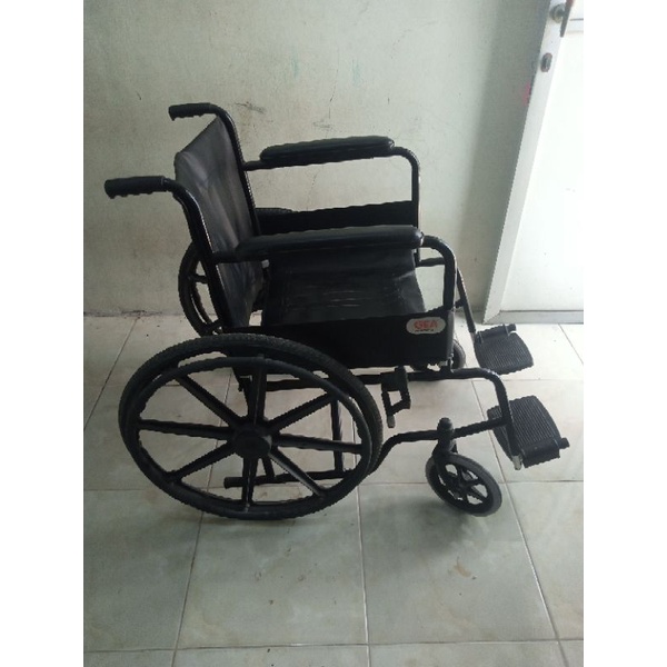 (sold by cod)kursi roda merk GEA full black second like new
