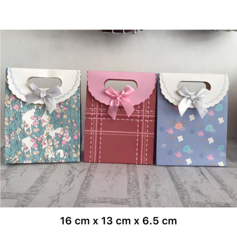 

PAPER BAG TAS KADO SHOPPING BAG TAS KERTAS