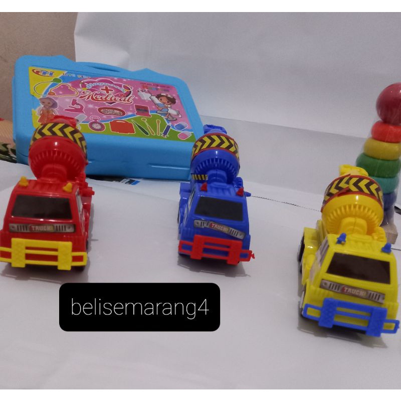 truk mini pengaduk semen