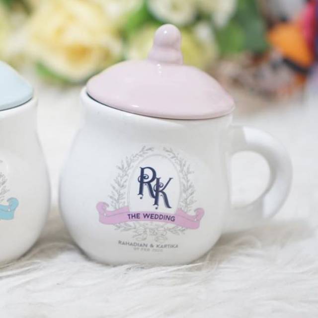 Souvenir Mug gentong tutup dot Custom