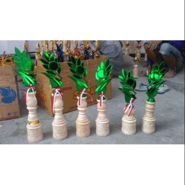 Piala marmer kaki 1 variasi khas Tulungagung