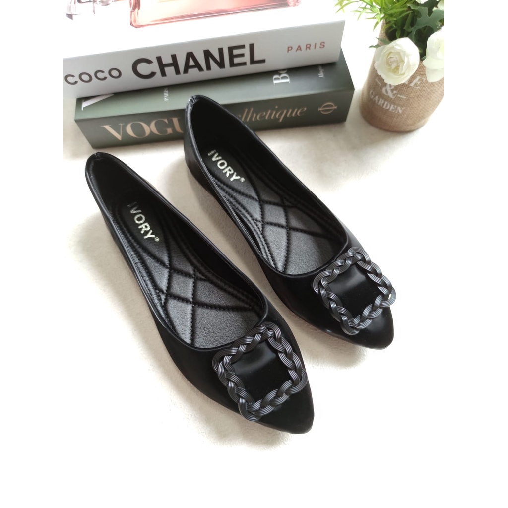 IVORY Sepatu Flat Wanita Import 999-51 Hitam