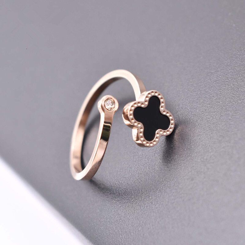 Grosir (SSC) Cincin Lv Titanium Anti Karat Premium Termurah