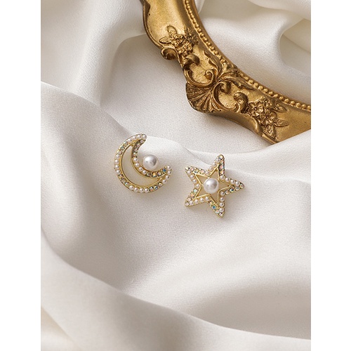 LRC Anting Tusuk Fashion Gold Coloren Stars And Moon Asymmetric Laser P25150