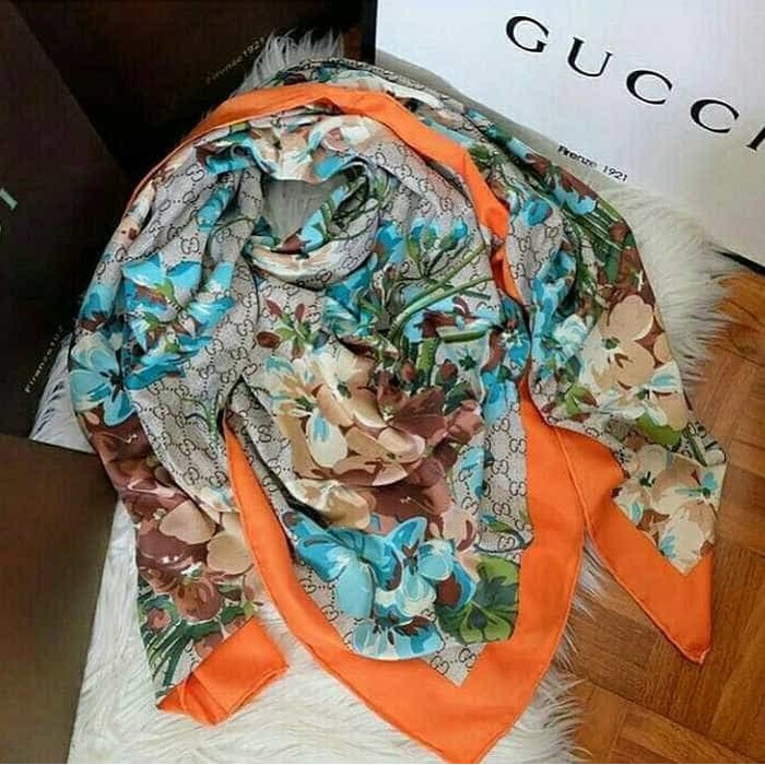 Gucci blooms shawl
Rp 525.000