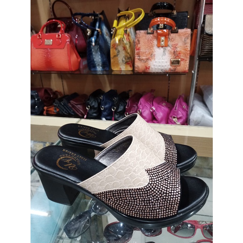 Sendal Umano Vero 739  RFV 3  sendal impor batam jepit murah flat cantik kulit ori