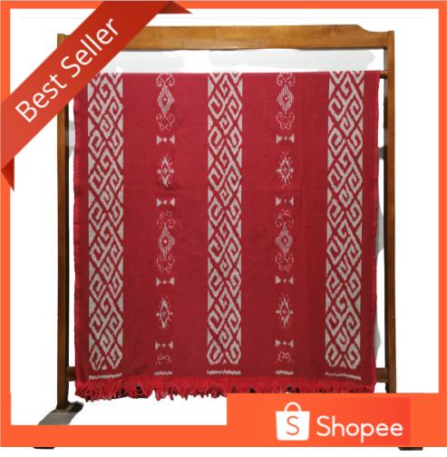Kain tenun blanket warna merah motif etnik Troso jepara