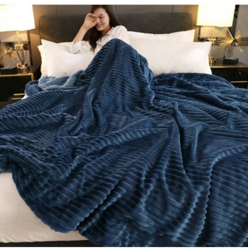 Selimut Bulu Embos Salur Polos Tebal 180 x 200 King Size Motif Dewasa Lembut Bagus/Selimut polos war