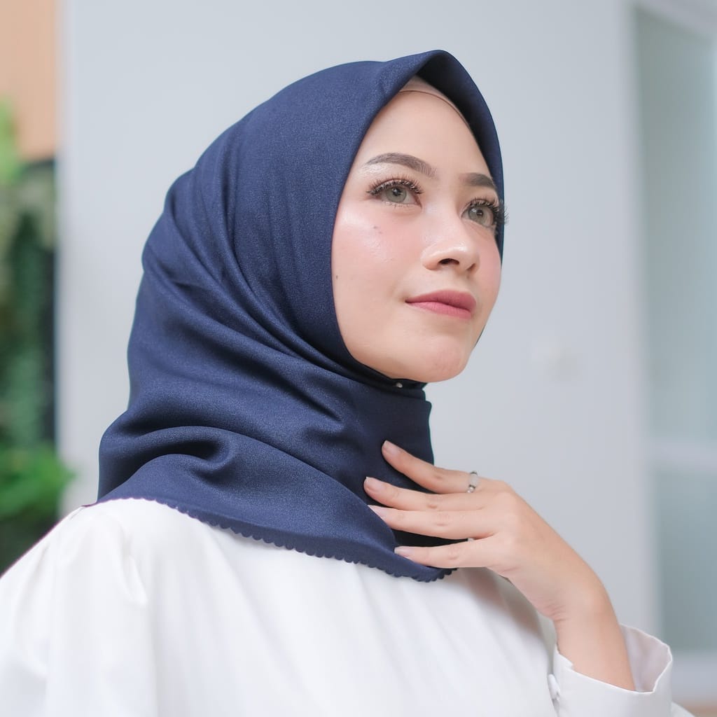 KERUDUNG SEGIEMPAT SHINAR GLAMOUR LASERCUT ANSANIA ORIGINAL HIJAB SEGI EMPAT NAYLA HIJA'B