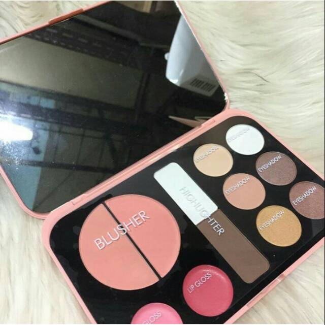 Make Up Kit Forever Nude