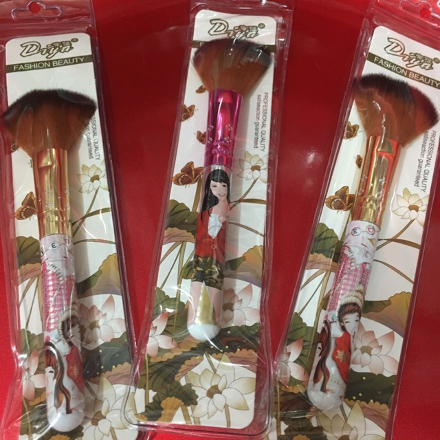 Kuas Blush On - Kuas Blush On Diya