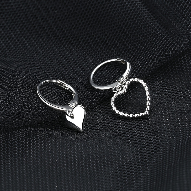 925 Silver Needle Asymmetric Heart Shaped Earrings Female Korean Ins Fashion Personalized Hip Hop Hollow Heart Ear Clip