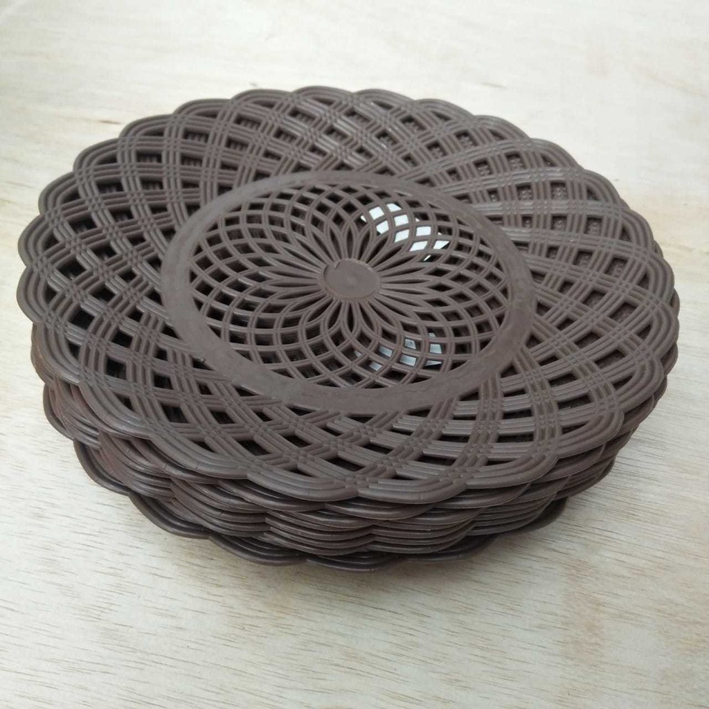 PIRING ROTAN PLASTIK COKLAT