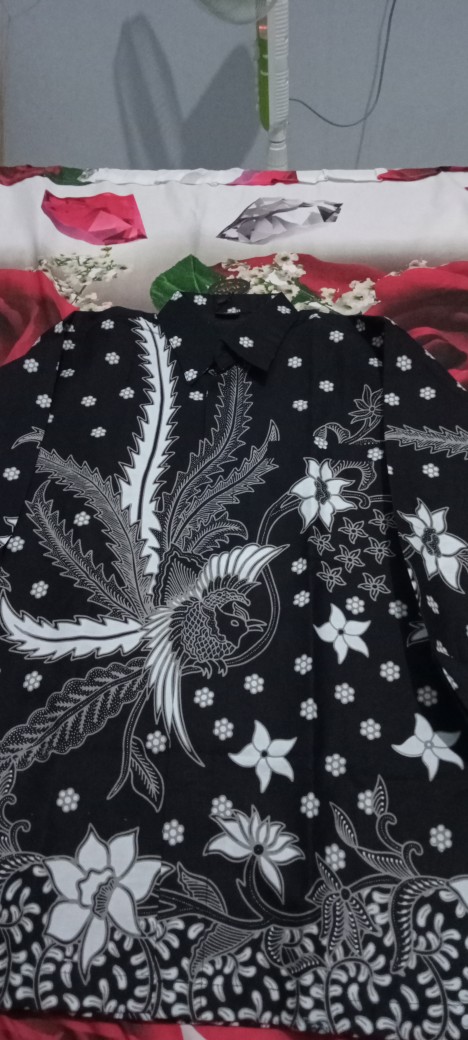 Batik Pria Modern Lengan Panjang Damar Hitam Katun Sragenan  Slimfit Keren Ori Batik Solo By Dewo