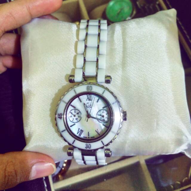 PRELOVED GUESS CERAMIC SERI GC 4300IL